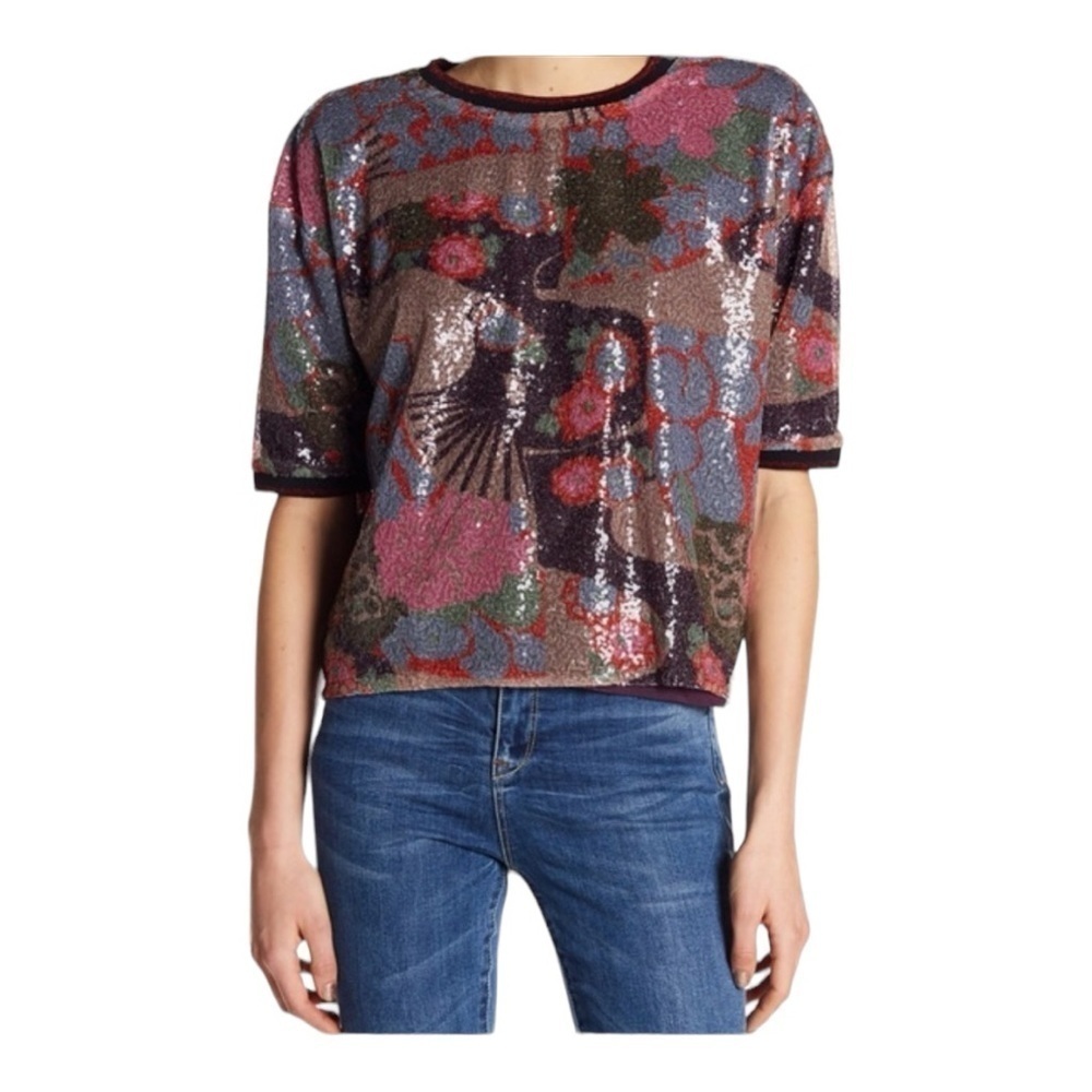 Nanette Lepore Pop Art
Sequined Oversize Body Tee
Sz. Small